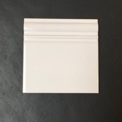     skirting wit glanzend brede plinttegel 15 x 15 cm per stuk
