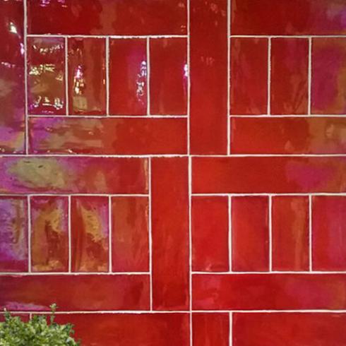     Half tile metallic pearl red 7,5 x 30 cm visgraat per m2
