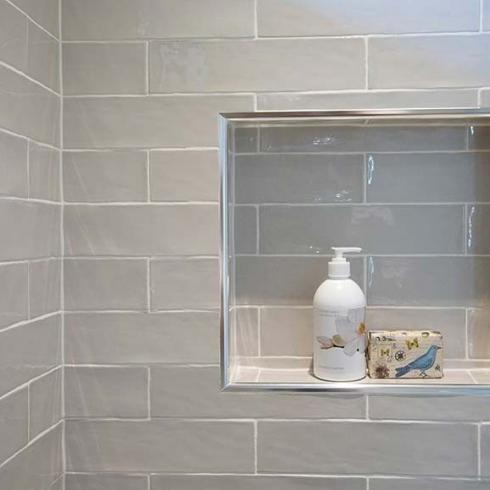     badkamer visgraat Half Tile light grey lichtgrijs  7,5 x 30 cm per m2
