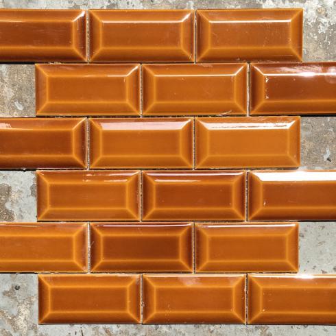     Mini-metrotegel karamel bruin 5 x 10 cm op matje per m2
